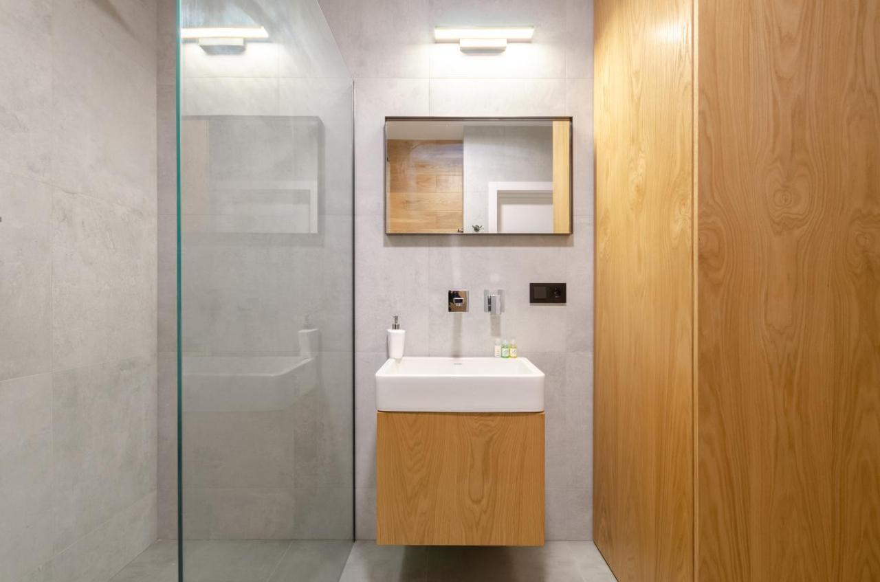 Petrovdom 12-95 Loft Apartments At Rc Kvartet, 16Г Vasyl Lypkivskyi Street Kiev Eksteriør bilde