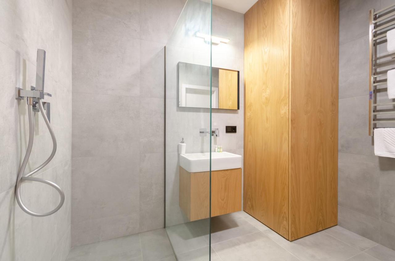 Petrovdom 12-95 Loft Apartments At Rc Kvartet, 16Г Vasyl Lypkivskyi Street Kiev Eksteriør bilde